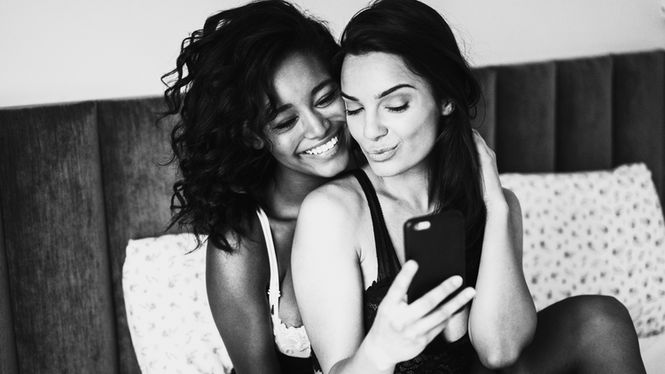 Téléphone rose lesbienne